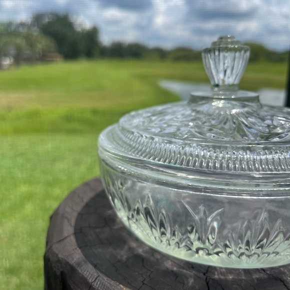 Avon Crystal Glass Lidded Bowl - Picture 8 of 15